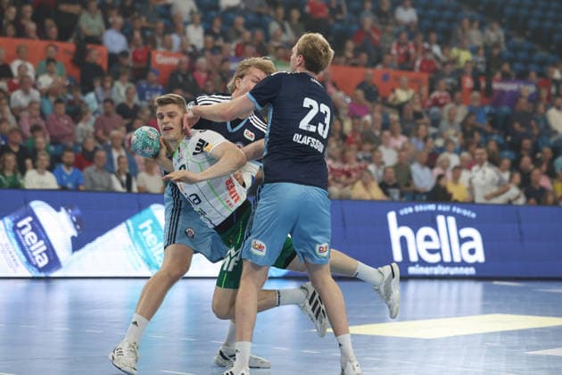 Handball I Men I 2026–2027 Season I Bundesliga I Matchday 4 I Handball Club Hamburg vs. Frisch Auf Göppingen I September 13, 2026 Elias Newel 40, Frisch Auf Göppingen Einar Thorsteinn Olafsson 23, Handball Club Hamburg, Hamburg Alsterdorfer Sporthalle, Hamburg, Germany Copyright: xLobeca RalfxHomburgx