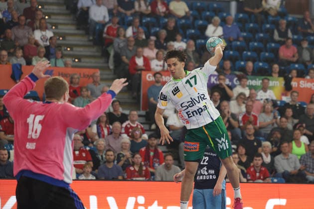 Handball I Men s I 2026–2027 Season I Bundesliga I Matchday 4 I Handball Club Hamburg vs. FRISCH AUF Göppingen I September 13, 2026 Robin Haug 16, Handball Club Hamburg Tim Goßner 17, Frisch Auf Göppingen Hamburg Alsterdorfer Sporthalle Hamburg Germany Copyright: xLobeca RalfxHomburgx