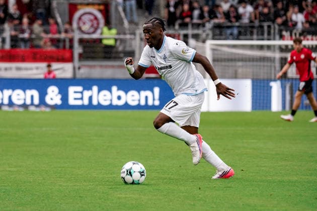 Germany Soccer Season 2026–2027, 3rd Division, Matchday 5, SV Wehen Wiesbaden vs. SV Waldhof Mannheim, Brita Arena, Wiesbaden, Darnell Keumo, SV Waldhof Mannheim, 17 on the ball, in possession, Wiesbaden, Brita Arena, Germany Copyright: xBennetxLongx