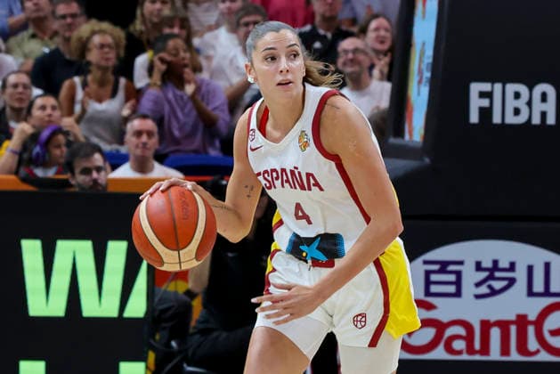 Mariona Ortiz of Spain controls the ball during the FIBA Women s Basketball World Cup Germany 2026 third-place game between Spain and Germany at the Berlin Arena on September 13, 2026, in Berlin, Germany. Photo by Marco Steinbrenner, DeFodi Images