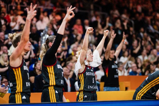 FIBA Women’s Basketball World Cup 2026: Spain vs. Germany, September 13, 2026. The bench cheers; Emma Eichmeyer, Germany, 9. Basketball, FIBA Women’s Basketball World Cup 2026, Final Round, 3rd-Place Game: Spain vs. Germany on September 13, 2026, at the Uber Arena, Berlin Copyright: xBEAUTIFULxSPORTS Tonhäuserx