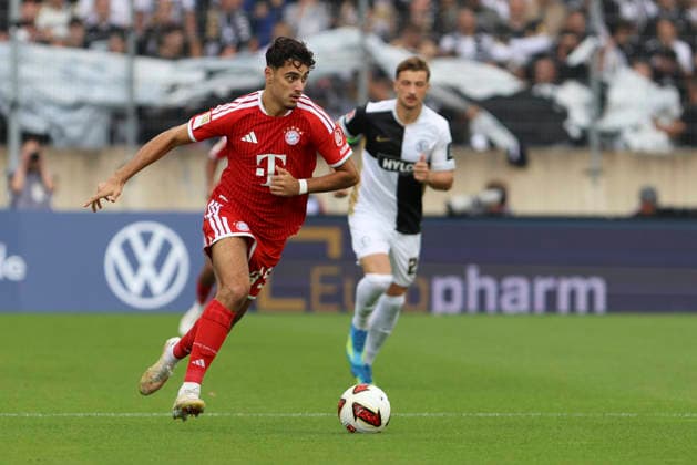 Aleksander Pavlovic of FC Bayern Munich in action, on the ball, making a solo run during the Bundesliga match between SV Elversberg and FC Bayern Munich at Ursapharm Arena on September 13, 2026, in Spiesen-Elversberg, Germany. Photo by Oliver Kaelke, DeFodi Images. Aleksander Pavlovic of FC Bayern Munich controls the ball during the Bundesliga match between SV Elversberg and FC Bayern Munich at Ursapharm Arena on September 13, 2026 in Spiesen-Elversberg, Germany. Photo by Oliver Kaelke, DeFodi Images. DFB and DFL regulations prohibit any use of photographs as image sequences and or quasi-video. Photo by Oliver Kaelke, DeFodi Images.