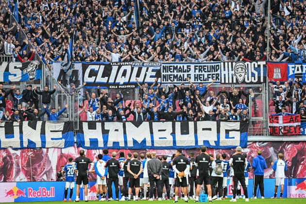 Soccer I Men s I 2026–2027 Season I Bundesliga I Matchday 3 I RB Leipzig vs. Hamburger SV I September 13, 2026 After the game, the Hamburger SV team gathers in the section with the traveling fans at the Red Bull Arena in Leipzig, Saxony, Germany Copyright: xLobeca InesxHähnelx