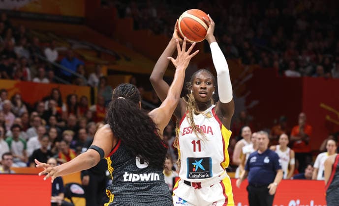 Nyara Sabally, Awa Fam on the Ball, One-on-One, Game Scene, Action, Sports, Basketball, FIBA World Cup, Women s World Championship, Third-Place Game, 2026–2027 Season, September 13, 2026, DBB, Germany (GER) vs. Spain (ESP)