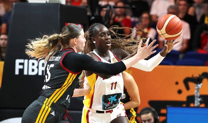 Luisa Geiselsöder, Awa Fam on the Ball, One-on-One, Game Scene, Action, Sports, Basketball, FIBA World Cup, Women s World Championship, Third-Place Game, 2026–2027 Season, September 13, 2026, DBB, Germany (GER) vs. Spain (ESP)
