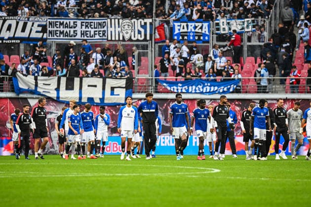 Soccer I Men s I 2026–2027 Season I Bundesliga I Matchday 3 I RB Leipzig vs. Hamburger SV I September 13, 2026 Disappointed by the loss, the HSV team walks across the field toward the locker room at the Red Bull Arena in Leipzig, Saxony, Germany Copyright: xLobeca InesxHähnelx
