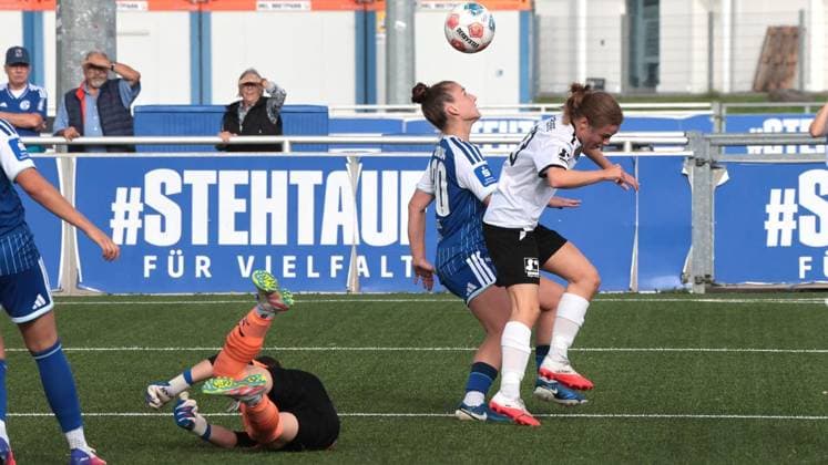 Women s Regional League soccer match between FC Schalke 04 and Fortuna Freudenberg on artificial turf field 6 at the Schalke 04 sports complex in Gelsenkirchen ** FOR EDITORIAL PURPOSES ONLY ** EDITORIAL USE ONLY ** p Women’s Regional League soccer match between FC Schalke 04 (blue jerseys) and Fortuna Freudenberg (white jerseys) on Sunday, September 13, 2026, on artificial turf field 6 at the Schalke 04 sports complex in Gelsenkirchen. Photo by Frank Oppitz, FUNKE Photo Services. p Sports, Germany, North Rhine-Westphalia Gelsenkirchen Copyright FrankxOppitz Copyright: FrankxOppitz doc87l3lrlpe8813qz318qc ,EDITORIAL USE ONLY Copyright: FrankxOppitz