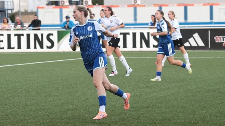 Women s Regional League soccer match between FC Schalke 04 and Fortuna Freudenberg on artificial turf field 6 at the Schalke 04 sports complex in Gelsenkirchen ** FOR EDITORIAL PURPOSES ONLY ** EDITORIAL USE ONLY ** p Laura Radke 10 of FC Schalke during the Women’s Regional League soccer match between FC Schalke 04 (blue jerseys) and Fortuna Freudenberg (white jerseys) on Sunday, September 13, 2026, on artificial turf field 6 at the Schalke 04 sports complex in Gelsenkirchen Photo Frank Oppitz FUNKE Photo Services p Sports Germany NRW Gelsenkirchen Copyright FrankxOppitz Copyright: FrankxOppitz doc87l3lro8o1hwe87jf2x ,EDITORIAL USE ONLY Copyright: FrankxOppitz