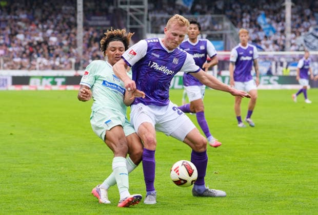 Oluwaseun Adewumi (Hertha BSC), 19, in a tackle with Niklas Wiemann (VfL Osnabrück), 25, GER, VfL Osnabrück vs. Hertha BSC, 2. Bundesliga, Matchday 5, 2026–27 season, Bremer Brücke, Osnabrück, September 13, 2026 DFL regulations prohibit any use of photographs as image sequences and or quasi-video. Photo: HMB Media, Scott W. Coleman Copyright: HMBxMedia xScottxW.xColeman