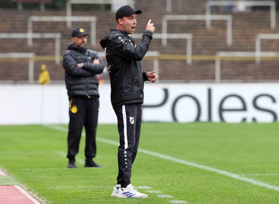 Sunday, September 13, 2026, 2026–27 season, Regionalliga West, Matchday 8 at Rote Erde Stadium in Dortmund, BVB Borussia Dortmund II vs. SV Rödinghausen, Coach Fabian Lübbers, SVR gives instructions to his team