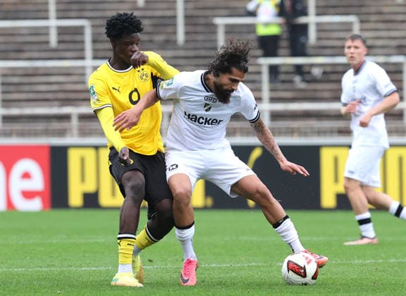 Sunday, September 13, 2026, 2026–27 season, Regionalliga West, Matchday 8 at Rote Erde Stadium in Dortmund, BVB Borussia Dortmund II vs. SV Rödinghausen, Mussa Kaba (BVB II) vs. Mikail Polat (SVR), from left