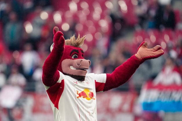 German Bundesliga 2026–2027, Matchday 3: RB Leipzig vs. Hamburger SV at Red Bull Arena, Leipzig; RB Leipzig s mascot Copyright: xAymanxAlahmedx