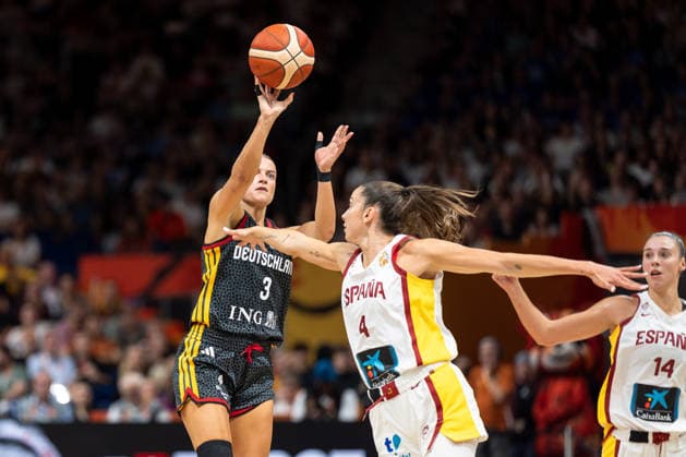 Alexandra Wilke (Germany), No. 3, shooting; Mariona Ortiz (Spain), No. 04; Raquel Carrera (Spain), No. 14; GER, Spain vs. Germany, Basketball, 2026 FIBA Women’s World Cup, 3rd-Place Game, September 13, 2026, GER, Spain vs. Germany, Basketball, 2026 FIBA Women’s World Cup, 3rd-Place Game, September 13, 2026, Berlin Copyright: xEibner-Pressefoto MaxxVincenx EP_MVN