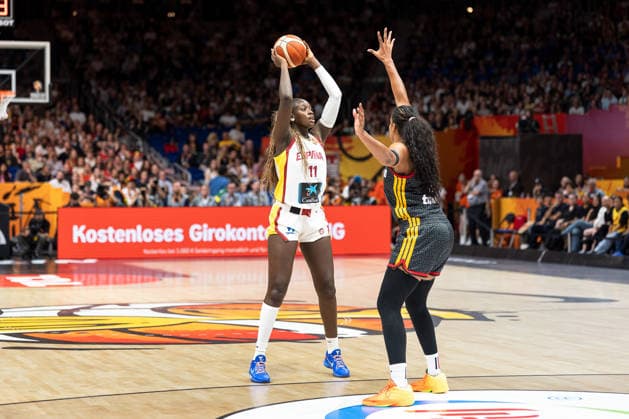 Awa Fam Spain, 11 on the ball, Nyara Sabally Germany, 08, GER, Spain vs. Germany, Basketball, 2026 FIBA Women’s World Cup, 3rd-place game, September 13, 2026, GER, Spain vs. Germany, Basketball, FIBA Women s World Cup 2026, Third-Place Game, September 13, 2026, Berlin Copyright: xEibner-Pressefoto MaxxVincenx EP_MVN