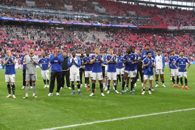 September 13, 2026, xtgx, Soccer, Bundesliga 1, RB Leipzig vs. Hamburger SV, from left: HSV disappointed, looks disappointed, dejected, disappointed Thanks the fans DFL DFB REGULATIONS PROHIBIT ANY USE OF PHOTOGRAPHS as IMAGE SEQUENCES and or QUASI-VIDEO Leipzig