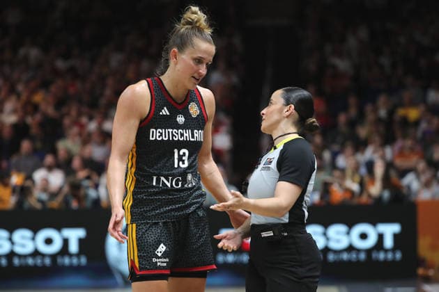 Leonie Fiebich talks with the referee; action; upper body; sports; basketball; FIBA World Cup; World Championship; women; third-place game; 2026–2027 season; September 13, 2026; DBB; Germany (GER) vs. Spain (ESP)