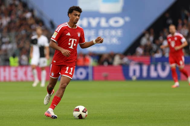 Nathaniel Brown of FC Bayern Munich in action, on the ball, making a solo run during the Bundesliga match between SV Elversberg and FC Bayern Munich at Ursapharm Arena on September 13, 2026, in Spiesen-Elversberg, Germany. Photo by Oliver Kaelke, DeFodi Images. Nathaniel Brown of FC Bayern Munich controls the ball during the Bundesliga match between SV Elversberg and FC Bayern Munich at Ursapharm Arena on September 13, 2026 in Spiesen-Elversberg, Germany. Photo by Oliver Kaelke, DeFodi Images. DFB and DFL regulations prohibit any use of photographs as image sequences and or quasi-video. Photo by Oliver Kaelke, DeFodi Images.