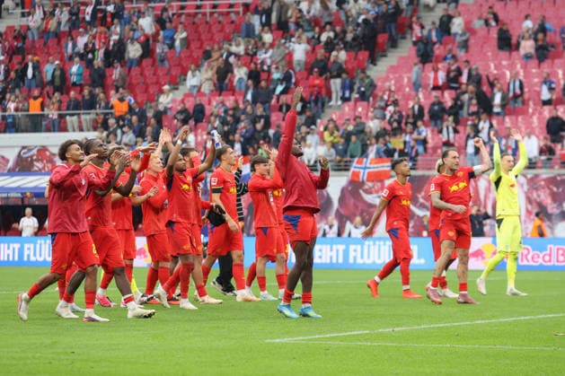 September 13, 2026, xtgx, Soccer, Bundesliga 1, RB Leipzig vs. Hamburger SV, from left: Leipzig celebrating the victory, Celebrations after the final whistle. DFL and DFB regulations prohibit any use of photographs as image sequences and or quasi-video. Leipzig