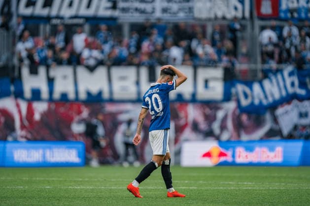 Germany Bundesliga 2026–2027, Matchday 3: RB Leipzig vs. Hamburger SV at Red Bull Arena Leipzig; Fabio Vieira (Hamburger SV), 20 (final whistle), disappointment, emotions, post-game, gesture, body language Copyright: xTomxLauruschkatx