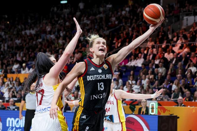 Megan Gustafson of Spain and Leonie Fiebich of Germany battle for the ball during the FIBA Women s Basketball World Cup Germany 2026 third-place game between Spain and Germany at the Berlin Arena on September 13, 2026, in Berlin, Germany. Photo by Marco Steinbrenner, DeFodi Images