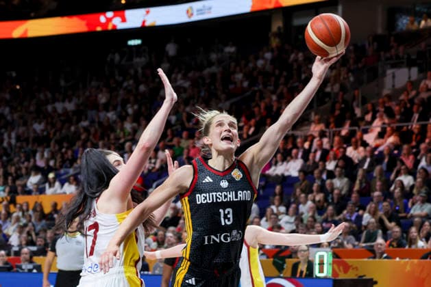 Megan Gustafson of Spain and Leonie Fiebich of Germany battle for the ball during the FIBA Women s Basketball World Cup Germany 2026 third-place game between Spain and Germany at the Berlin Arena on September 13, 2026, in Berlin, Germany. Photo by Marco Steinbrenner, DeFodi Images