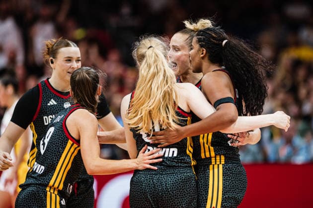 FIBA Women’s Basketball World Cup 2026: Spain vs. Germany, September 13, 2026. The German team celebrates in a circle: Frieda Bühner (Germany, 20), Britta Daub (Germany, 19), Nyara Sabally (Germany, 8), Leonie Fiebich (Germany, 13), Lina Sontag (Germany, 24), basketball, FIBA Women’s Basketball World Cup 2026, Final Phase, 3rd-place game: Spain vs. Germany on September 13, 2026, at the Uber Arena, Berlin Copyright: xBEAUTIFULxSPORTS Tonhäuserx