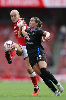 Arsenal gegen Palace Women, 13. September 2026, London, Barclays Women’s Super League, Fußball, Arsenal gegen Crystal Palace Women, Frida Maanum von Arsenal und Shanade Hopcroft von Crystal Palace, Foto: Charlotte Wilson, Offside, London, Großbritannien Copyright: xCharlottexWilsonx xOffsidexOffside