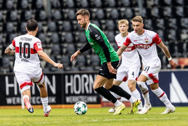 VfB Stuttgart II vs. SC Preussen Münster, Soccer, 3rd Division, Matchday 5, WIRmachenDRUCK Arena Großaspach, September 13, 2026. From left: Nicolas Sessa (VfB Stuttgart II), 10, Felix Higl, SC Preussen Münster, 33, Veit Stange, VfB Stuttgart II, 31 VfB Stuttgart II vs. SC Preussen Münster, Soccer, 3rd Division, Matchday 5, WIRmachenDRUCK Arena Großaspach, September 13, 2026. Photo by Lucca Fundel, Großaspach, WIRmachenDRUCK Arena, Baden-Württemberg, Germany
