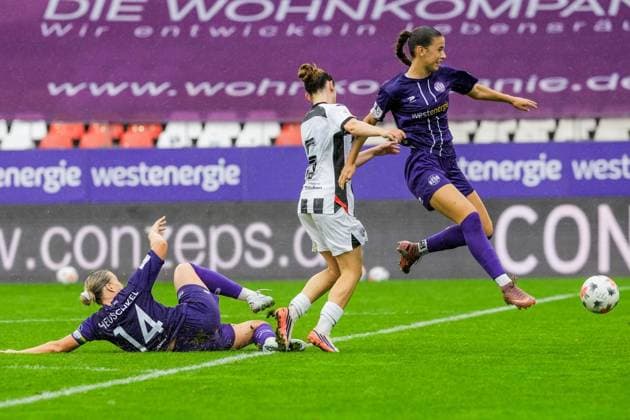 Women s Soccer in Essen ** FOR EDITORIAL PURPOSES ONLY ** EDITORIAL USE ONLY ** p Selina Maria Albrecht of SGS Essen in a match against Emilie Fähnrich of Ingolstadt. The match between SGS Essen and FC Ingolstadt 04 ended in a 1–1 draw on September 13, 2026, at the Essen Stadium at Hafenstraße 97a. Michael Gohl, FUNKE Photo Services p Sports Germany North Rhine-Westphalia Essen Copyright MichaelxGohl Copyright: MichaelxGohl doc87l3xu8opjdh5v4uuyd ,EDITORIAL USE ONLY Copyright: MichaelxGohl