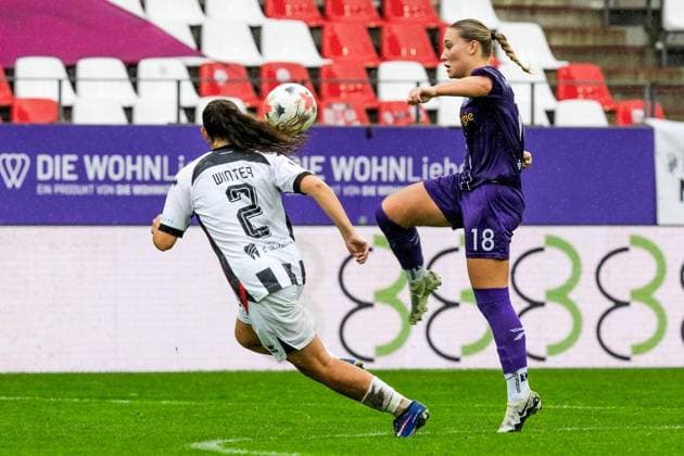 Women s Soccer in Essen ** FOR EDITORIAL PURPOSES ONLY ** EDITORIAL USE ONLY ** p Anna Maria Wirnsberger of SGS Essen in a match against Mara Winter of Ingolstadt The match between SGS Essen and FC Ingolstadt 04 ended in a 1–1 draw on September 13, 2026, at the Essen Stadium at Hafenstraße 97a Michael Gohl FUNKE Photo Services p Sports Germany North Rhine-Westphalia Westphalia, Essen Copyright MichaelxGohl Copyright: MichaelxGohl doc87l3xwsckf88fr40wca ,EDITORIAL USE ONLY Copyright: MichaelxGohl