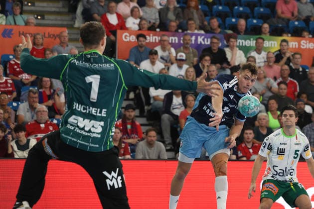 Handball I Men I 2026–2027 Season I Bundesliga I Matchday 4 I Handball Club Hamburg vs. Frisch Auf Göppingen I September 13, 2026 Julian Buchele 1, Frisch Auf Göppingen Nicolaj Jorgensen 11, Handball Club Hamburg, Alsterdorfer Sporthalle, Hamburg, Germany Copyright: xLobeca RalfxHomburgx