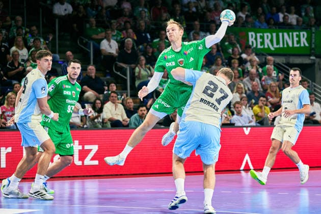 Mathias Gidsel, Fuechse Berlin, 19, Kristjan Horzen, VfL Gummersbach, 27, GER, Fuechse Berlin vs. VfL Gummersbach, 1st Bundesliga, Opel HBL, 2026–27 season, Matchday 4, September 13, 2026, GER, Fuechse Berlin vs. VfL Gummersbach, 1st Bundesliga, Opel HBL, 2026–27 season, Matchday 4, September 13, 2026, Berlin Copyright: xClaudiusxRauch,xEibner-Pressefotox xClaudiusxRauchx EP_CRH