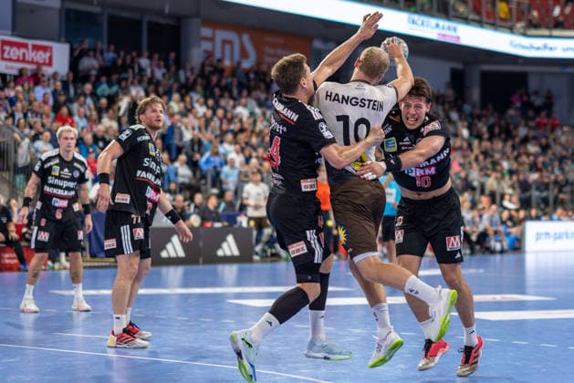 Florian Scheerer (HC Erlangen), 10, stops Fynn Hangstein (Bergischer HC), 10; Christoph Steinert (HC Erlangen), 44; HC Erlangen vs. Bergischer HC, Handball, Opel Handball Bundesliga, Matchday 5, 2026–2027 season, September 13, 2026, HC Erlangen vs. Bergischer HC, Handball, Opel Handball Bundesliga, Matchday 5, 2026–2027 season, September 13, 2026, Nuremberg Copyright: xEibner-Pressefoto ArdanxFuessmanx EP_AFN