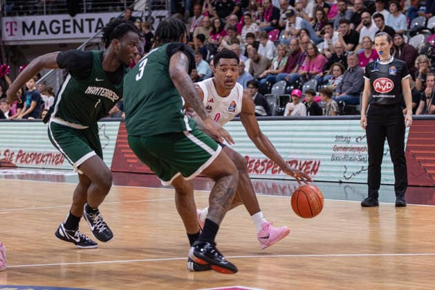 Exhibition Game: Telekom Baskets Bonn vs. JSF Nanterre 92, September 13, 2026; Marcus Foster of Telekom Baskets Bonn scores against two defenders; Exhibition Game: Telekom Baskets Bonn vs. JSF Nanterre 92, September 13, 2026, Telekom Dome, Bonn Copyright: xBEAUTIFULxSPORTS Derixx