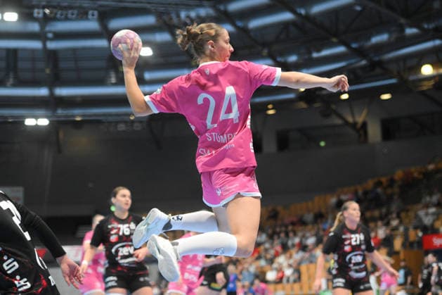 Marie Luisa Stumpf of TusSies Metzingen taking a shot; GER, BSV Sachsen Zwickau vs. TusSies Metzingen, Handball, Bundesliga, Women, Alsco HBF, Matchday 3, 2026–2027 Season, September 13, 2026, GER, BSV Sachsen Zwickau vs. TusSies Metzingen, Handball, Bundesliga, Women, Alsco HBF, Matchday 3, 2026–2027 Season, September 13, 2026, Zwickau Copyright: xEibner-Pressefotox EP_BHR