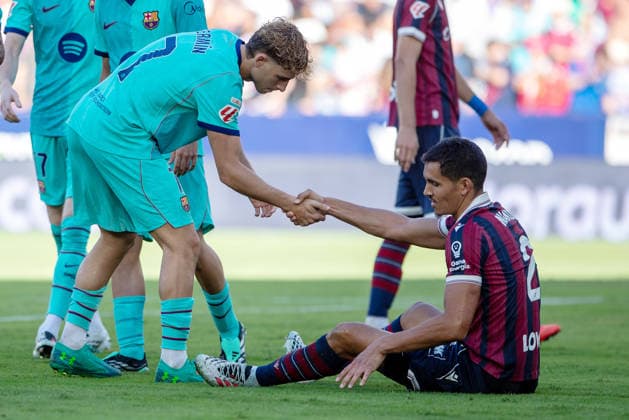ESP LaLiga EA Sports UD Levante vs. FC Barcelona: Fermin Lopez of FC Barcelona and Matias Moreno of Levante during the LaLiga EA Sports match between UD Levante and FC Barcelona, played at Ciudad de Valencia Stadium in Valencia on September 12, 2026, in Valencia, Spain. Soccer Copyright: xAgenciaxLOFx