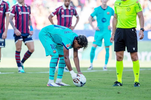 ESP LaLiga EA Sports UD Levante vs. FC Barcelona: Lamine Yamal of FC Barcelona scores a goal and celebrates during the LaLiga EA Sports match between UD Levante and FC Barcelona, played at Ciudad de Valencia Stadium in Valencia on September 12, 2026, in Valencia, Spain. Soccer Copyright: xAgenciaxLOFx