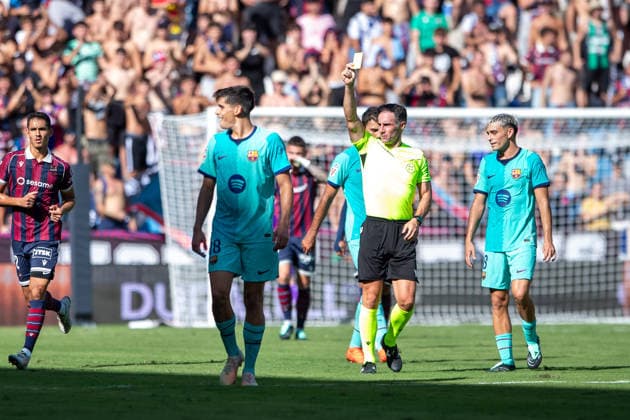 ESP LaLiga EA Sports: UD Levante vs. FC Barcelona – Referee Joan Ander Gonzalez shows a yellow card during the LaLiga EA Sports match between UD Levante and FC Barcelona, played at the Ciudad de Valencia Stadium in Valencia on September 12, 2026, in Valencia, Spain. Soccer Copyright: xAgenciaxLOFx
