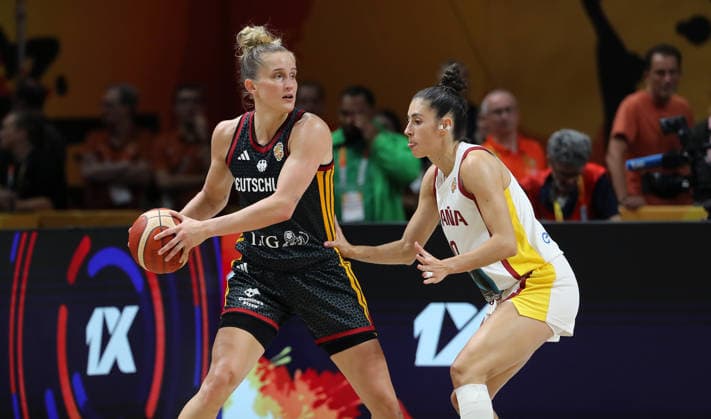 Leonie Fiebich with the ball, Maria Conde in a duel; game scene; action; sports; basketball; FIBA World Cup; Women s World Championship; third-place game; 2026–2027 season; September 13, 2026; DBB; Germany (GER) vs. Spain (ESP)