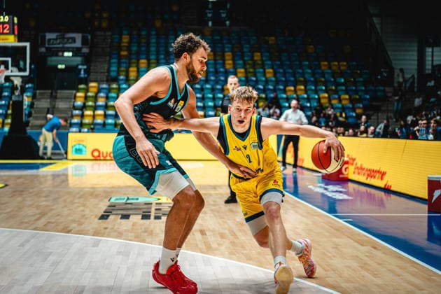 September 13, 2026, xhfmx, Basketball Netto BBL Cup, Skyliners Frankfurt vs. Science City Jena: Race Thompson (Skyliners Frankfurt), 5; Raphael Falkenthal (Science City Jena), 2; Frankfurt