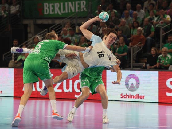 GER HBL 2026–2027 Season: Füchse Berlin vs. VfL Gummersbach, September 13, 2026, MAX SCHMELING HALLE, Berlin; Miro SCHLUROFF (VfL Gummersbach, No. 15) defeats Max DARJ (Füchse Berlin, No. 5)