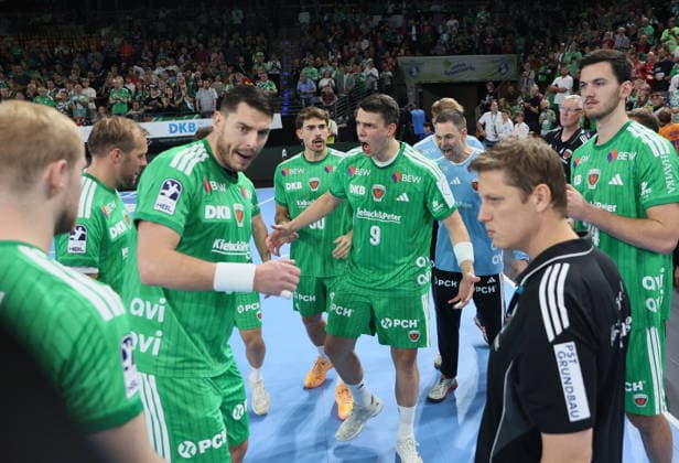 GER HBL 2026–2027 Season: FÜCHSE Berlin vs. VfL Gummersbach, September 13, 2026, MAX SCHMELING HALLE, Berlin, Pre-game ceremony, FÜCHSE Berlin team