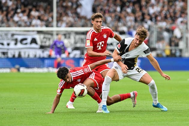 1 German Bundesliga: SV Elversberg vs. FC Bayern Munich, September 13, 2026, ELVERSBERG, GERMANY, September 13: Nathaniel BROWN (FC Bayern Munich, No. 11) and Lukas PETKOV (SV Elversberg, No. 25) face off during the Bundesliga match between SV Elversberg and FC Bayern Munich on Matchday 3 at the Ursapharm Arena on Kaiserlinde. DFL REGULATIONS PROPROHIBIT ANY USE OF PHOTOGRAPHS AS IMAGE SEQUENCES AND OR QUASI-VIDEO Copyright: xBEAUTIFULxSPORTS Goldbergx