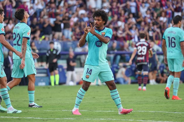 Spain - LaLiga EA Sports - Levante UD vs FC Barcelona, Barca - 13 09 2026 SPAIN, VALENCIA, SEPTEMBRE 13. Karim Adeyemi of FC Barcelona celebrates after scoring his team s fourth goal during the LaLiga EA Sports match between Levante UD and FC Barcelona at Estadio Ciutat de Valencia on Septembre 13, 2026 in Valencia, Spain. Photo by Manuel Blondeau AOP.Press Valencia Estadio Ciutat de Valencia Spain Copyright: x ManuelxBlondeau AOP.Pressx AOP20260913-019