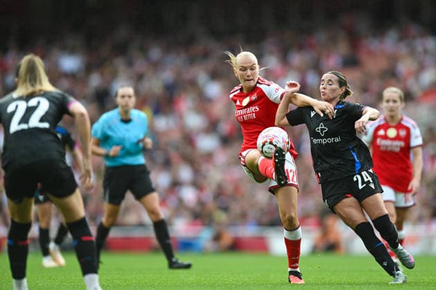 Frida L Maanum of Arsenal Women controls the ball during the Women s Super League match between Arsenal Women and Crystal Palace Women at the Emirates Stadium, London, England on 13 September 2026. Copyright: xPhilxHutchinsonx 45440046