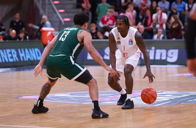 John Michael Wright of Bonn takes on Xavier Castaneda of Nanterre, Bonn, Germany, September 13, 2026, Basketball, Exhibition Game, Telekom Baskets Bonn vs. Nanterre 92