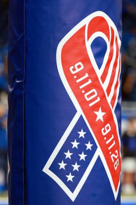 New Orelans vs Detroit Lions DETROIT,MICHIGAN-SEPTEMBER 13: A memorial ribbon design is displayed on the goal in memory of the events of September 11, 2001 ahead of an NFL, American Football Herren, USA football game between the New Orleans Saints and the Detroit Lions in Detroit, Michigan USA, on Sunday, September 13, 2026 Detroit Michigan United States  Copyright: xAmyxLemusx originalFilename:lemus-neworela260913_npFKf.jpg
