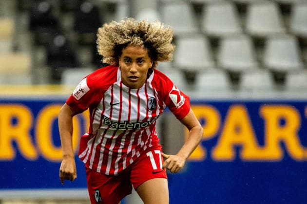 FREIBURG IM BREISGAU, GERMANY - SEPTEMBER 13: Amira Arfaoui (17) of SC Freiburg running without ball, during the Google Pixel Women s Bundesliga match between SC Freiburg and FSV Mainz 05 at Dreisam-Stadium on September 13, 2026 in Freiburg im Breisgau, Baden-Wuerttemberg, Germany Copyright: xFrankxSchererx xSPPx Sportspressphoto_SPR229908