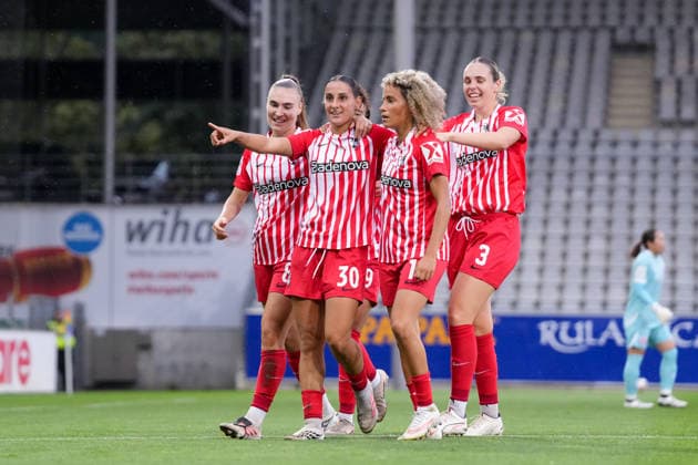 Alena Bienz, SC Freiburg, 08, Ilayda Acikgöz, SC Freiburg, 30, Amira Arfaoui, SC Freiburg, 17, Alina Axtmann, SC Freiburg, 03 Goal celebration, Emotions, Cheering, Goal scored, Shot on goal, Goal, Germany, Soccer, Google Pixel Women s Bundesliga, Matchday 4, 2026–2027, SC Freiburg vs. 1. FSV Mainz 05, September 13, 2026, Dreisamstadion, Freiburg, Dreisamstadion, Freiburg, Baden-Württemberg, Germany Copyright: xArnexAmbergx