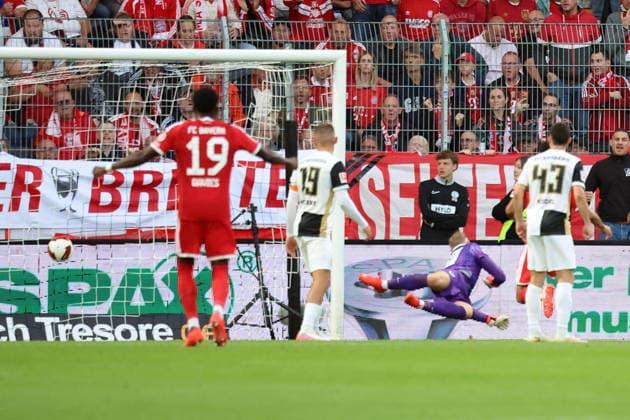 September 13, 2026, xrekx, Soccer, Bundesliga 1, SV Elversberg vs. FC Bayern Munich: Harry Kane scores the 1–2 goal for FC Bayern Munich; Nicolas Kristof, SV 07 Elversberg. DFL and DFB regulations prohibit any use of photographs as image sequences and or quasi-video. Elversberg